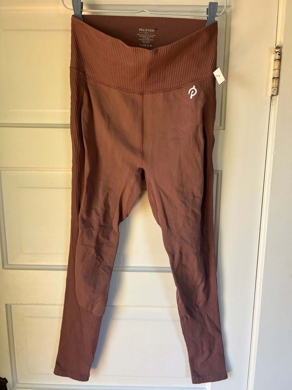 Peloton Cadent High Rise Ribbed Seamless Leggings in Rust M/L